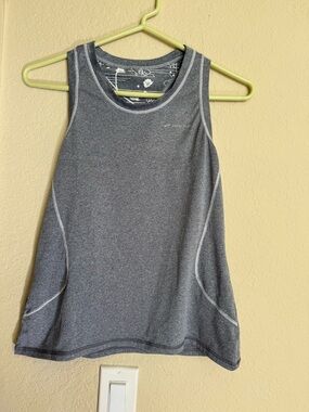 Brooks Gray Athletic Tank Top - Women's Performance Sleeveless Shirt
